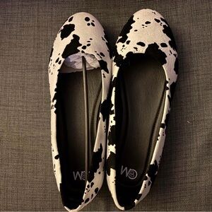Women's Black and White Flats